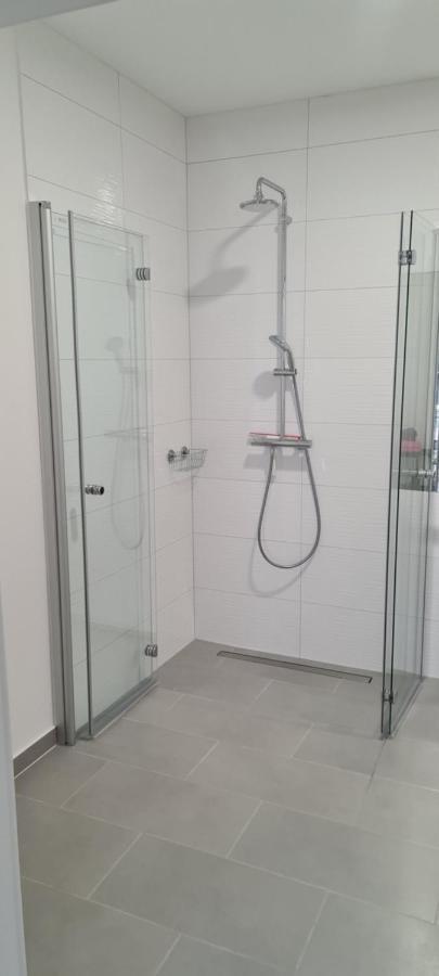 Appartement Lavendel, Ferienwohnung Mit Eigenem Eingang Wie Ein Kleines Haus Bad Salzuflen Exteriör bild