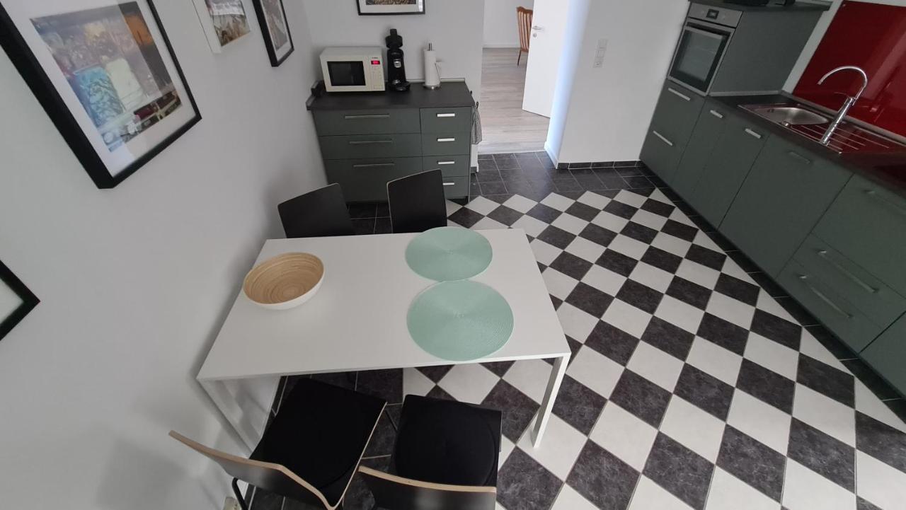 Appartement Lavendel, Ferienwohnung Mit Eigenem Eingang Wie Ein Kleines Haus Bad Salzuflen Exteriör bild