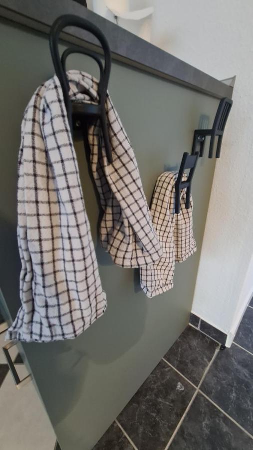Appartement Lavendel, Ferienwohnung Mit Eigenem Eingang Wie Ein Kleines Haus Bad Salzuflen Exteriör bild