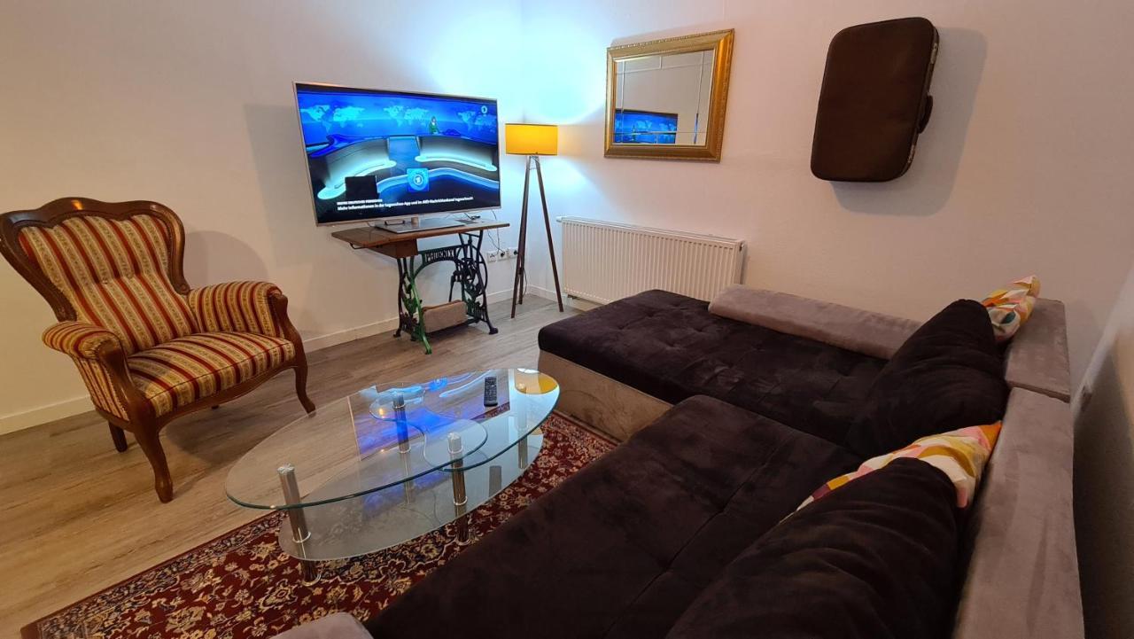 Appartement Lavendel, Ferienwohnung Mit Eigenem Eingang Wie Ein Kleines Haus Bad Salzuflen Exteriör bild