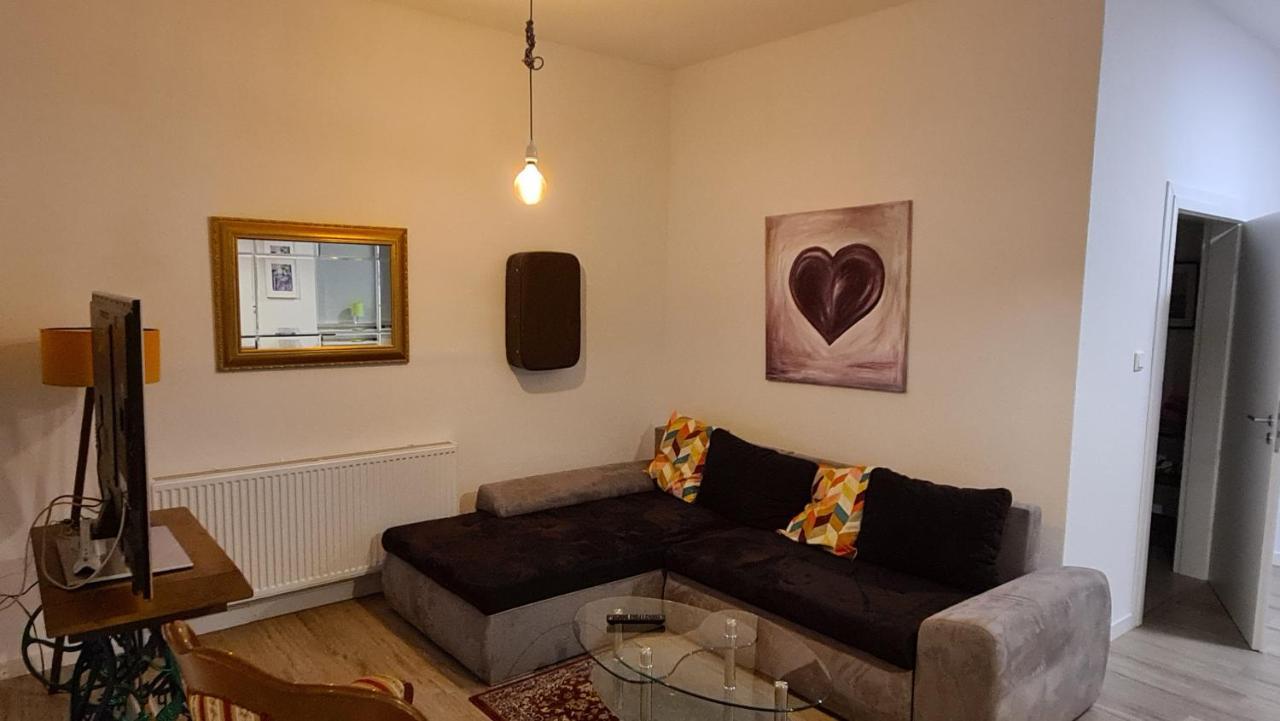 Appartement Lavendel, Ferienwohnung Mit Eigenem Eingang Wie Ein Kleines Haus Bad Salzuflen Exteriör bild