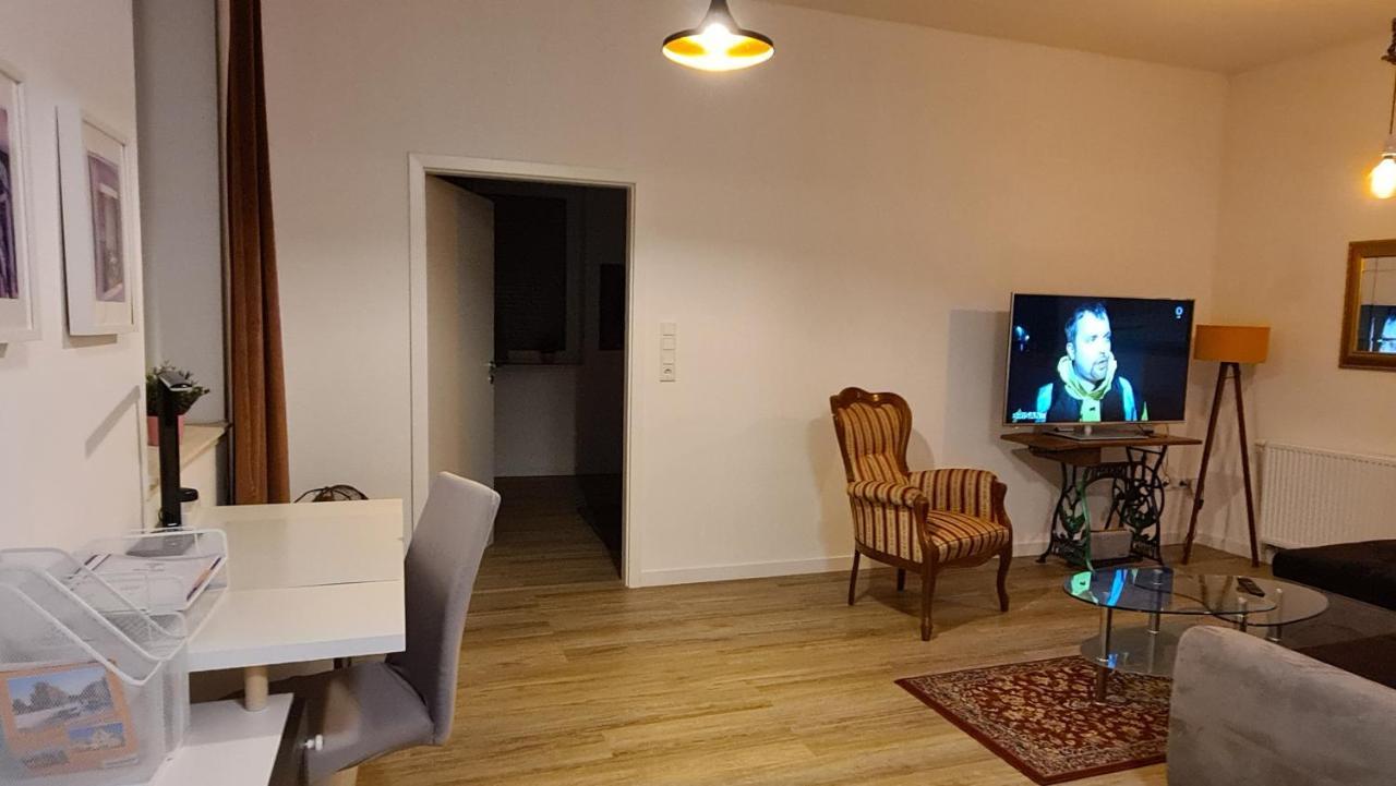 Appartement Lavendel, Ferienwohnung Mit Eigenem Eingang Wie Ein Kleines Haus Bad Salzuflen Exteriör bild